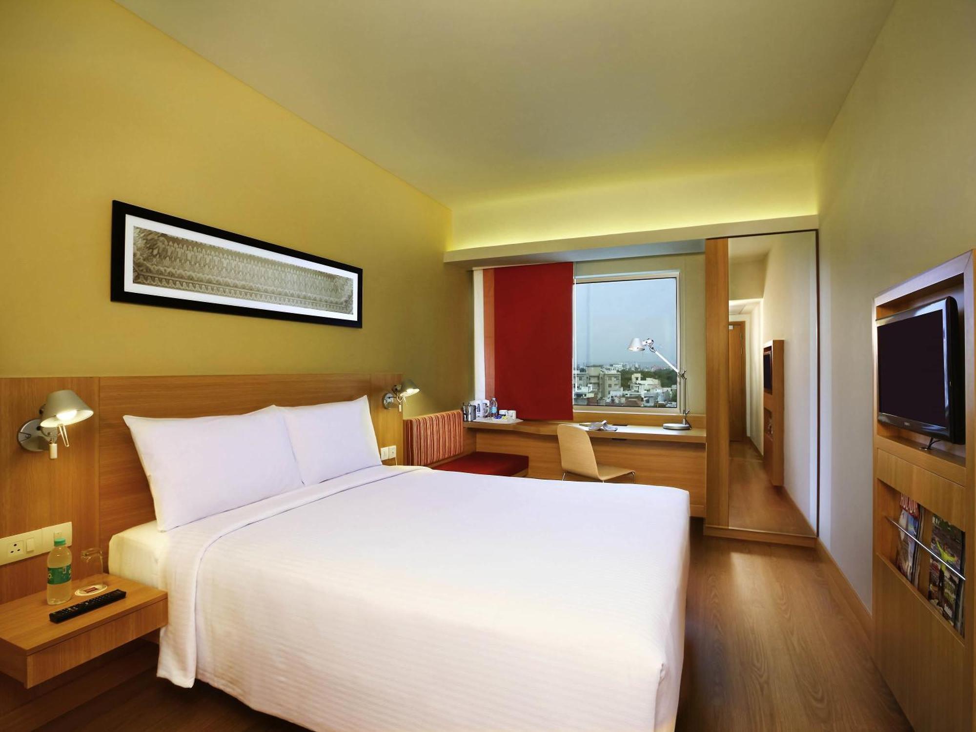Standard Queen Room