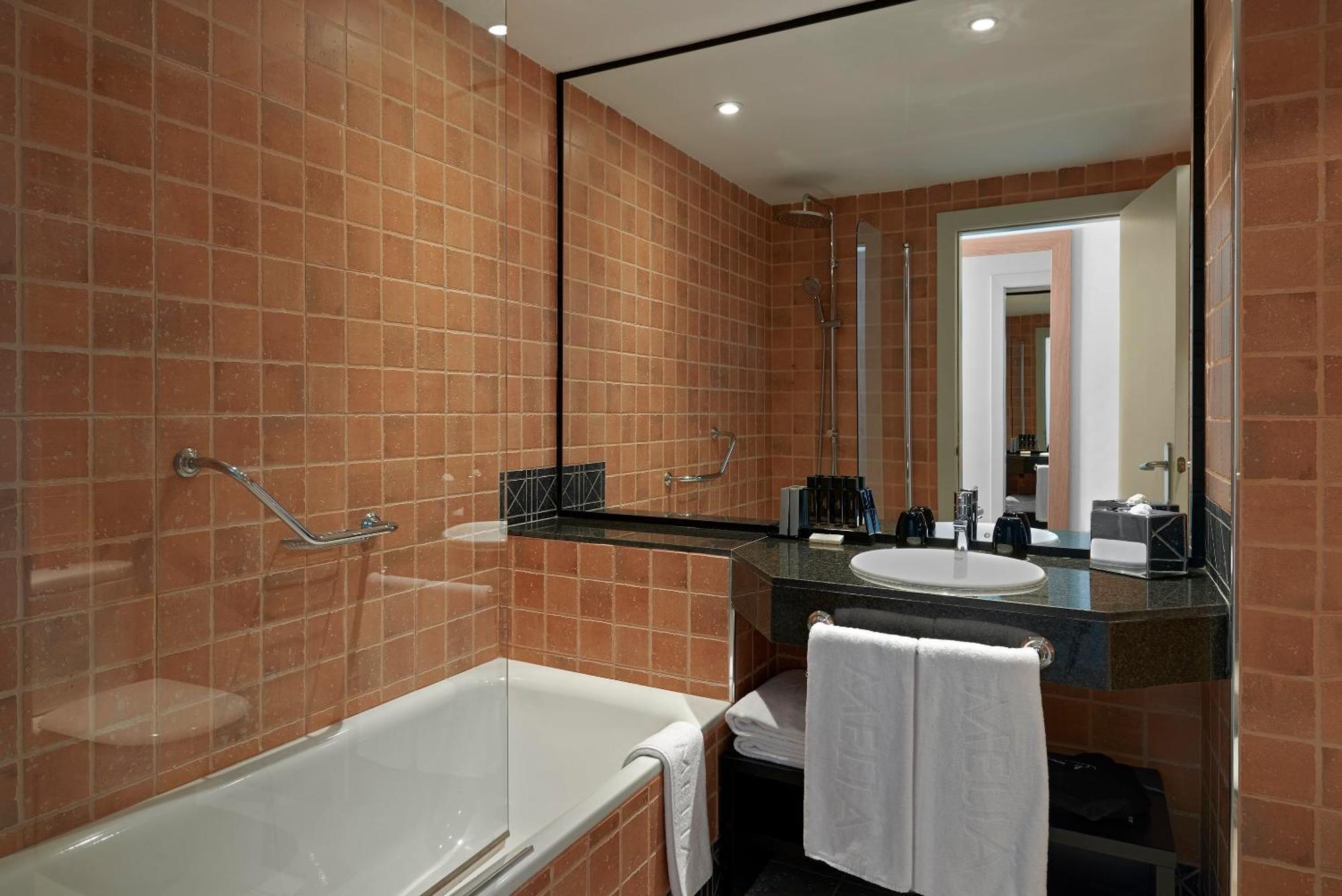 Melia Guestroom Lateral Sea View