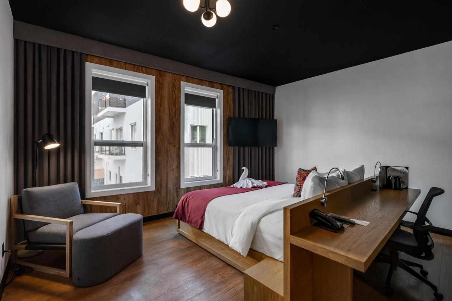 Superior King Room