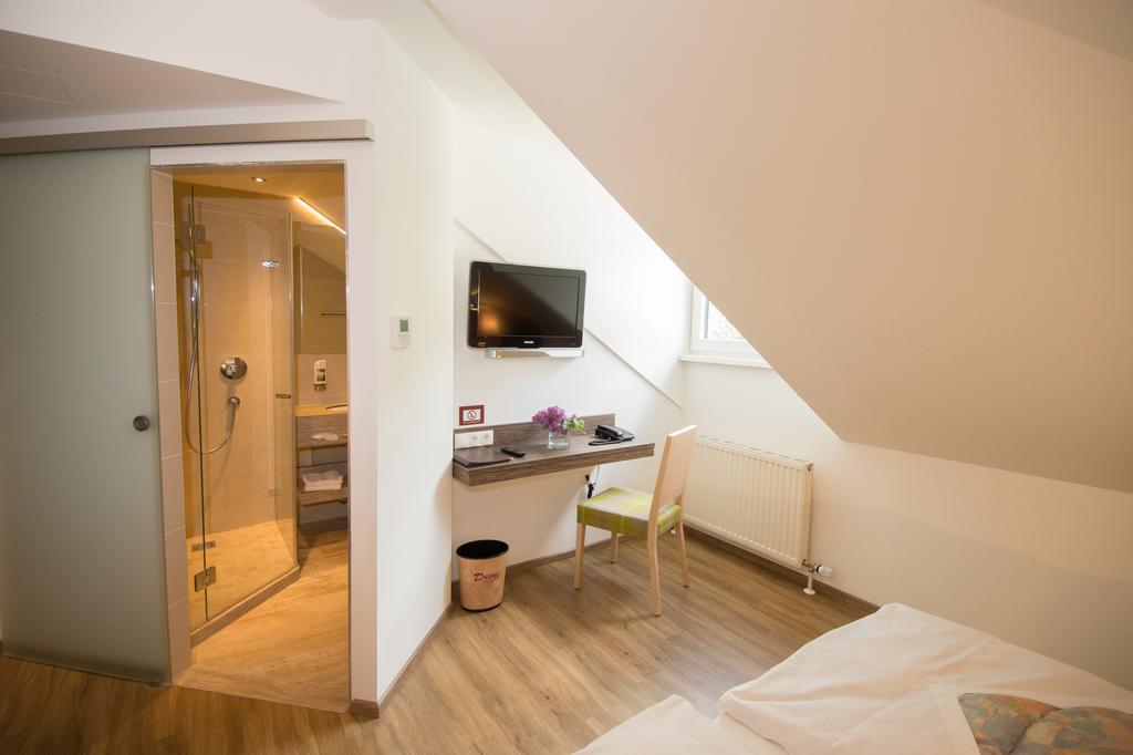 Double Room,683742291:JPEG