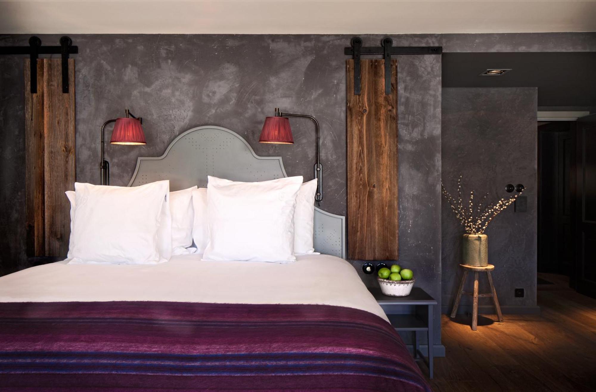 Elegance Room