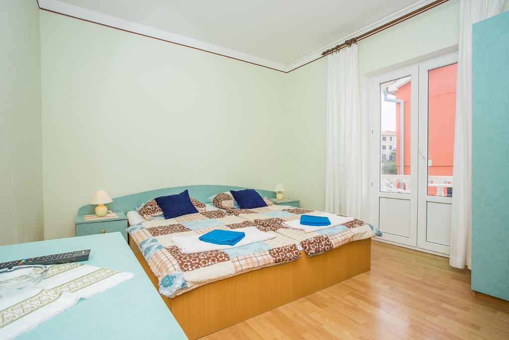 Double Room,228228662:JPEG