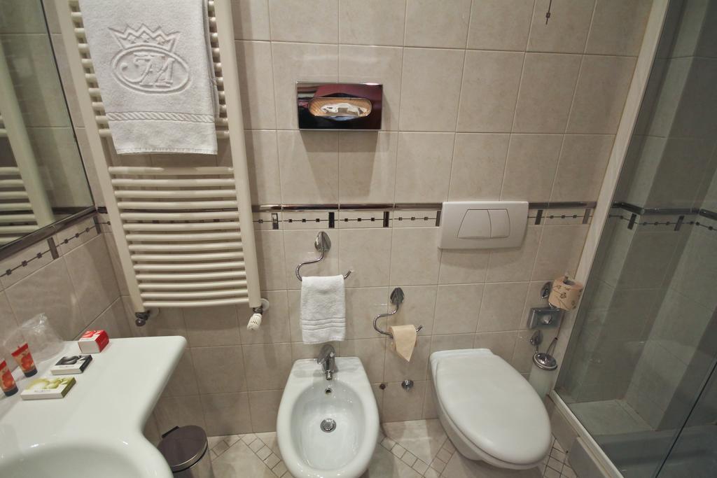 Single Room,378057253:JPEG