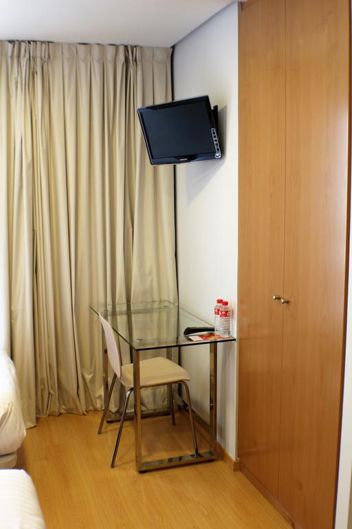 Twin Room,1520420977:JPEG