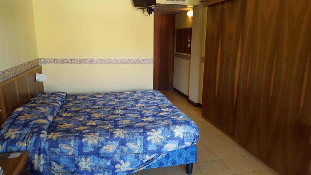 Basic Double or Twin Room,398985936:JPEG