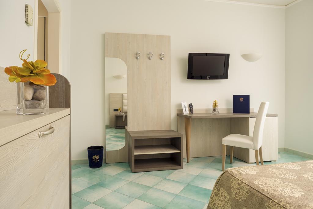 Triple Room,400167759:JPEG
