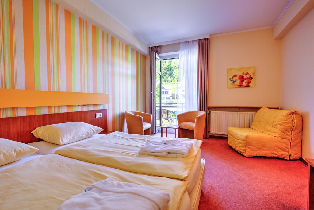 Chambre Double avec Balcon et Accès au Spa