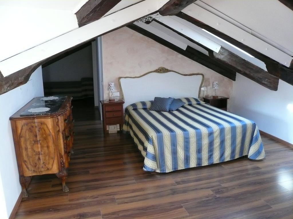 Family Room Private Bathroom