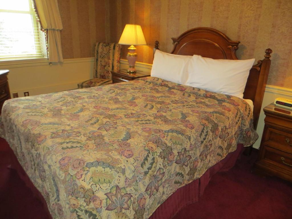 Queen Room