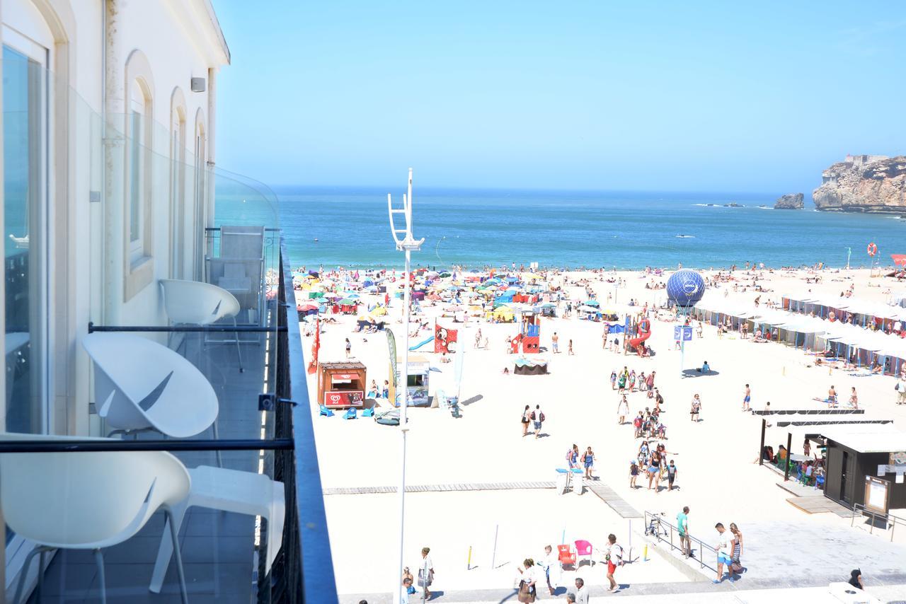 Tweepersoonskamer met een Balkon en Zijdelings Uitzicht op Zee