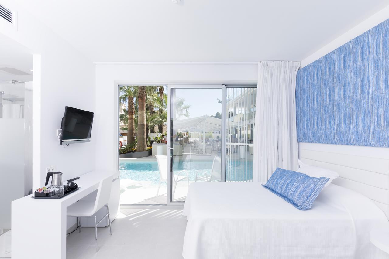 Quarto Duplo com Acesso Direto à Piscina