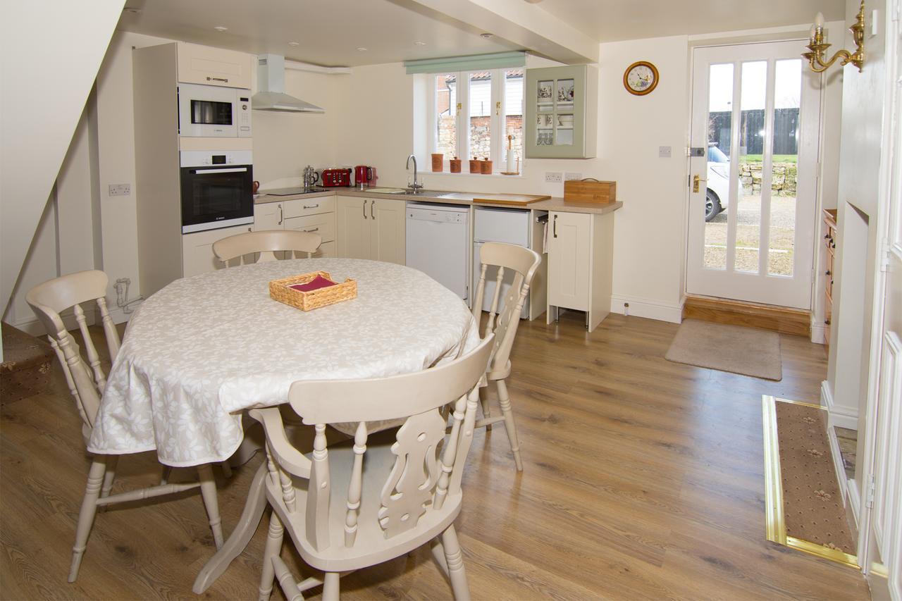 Two-Bedroom House,1558130371:JPEG