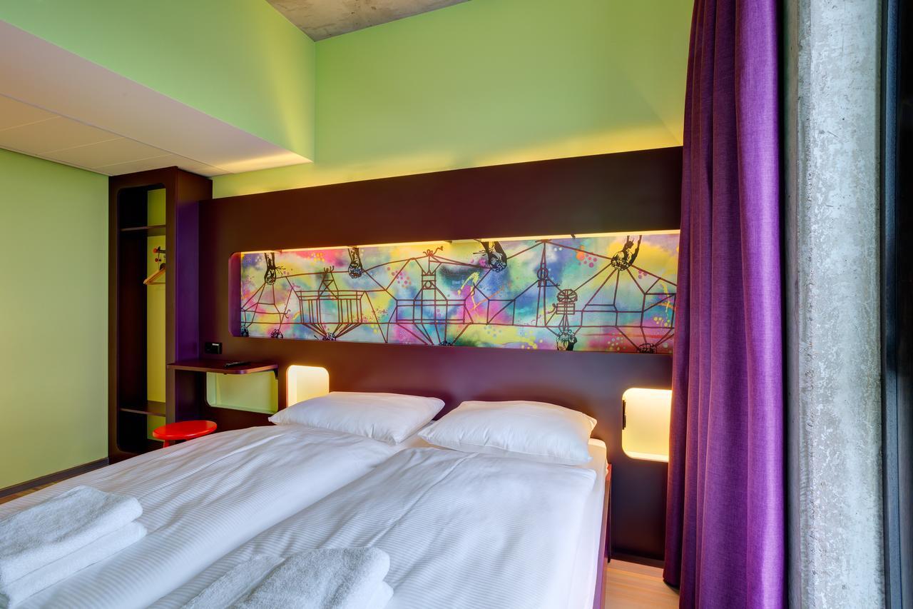 Double Room for Single Use,587538915:JPEG