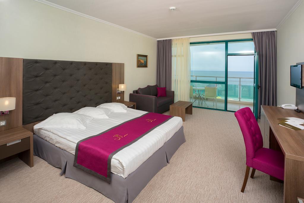 Double or Twin Room with Sea View and Balcony - Free Minibar Drinks