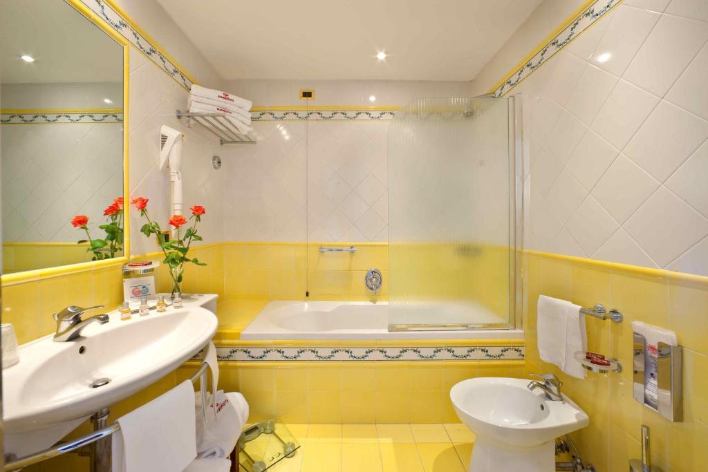 Habitación Familiar con balcón (2 adultos + 1 niño)