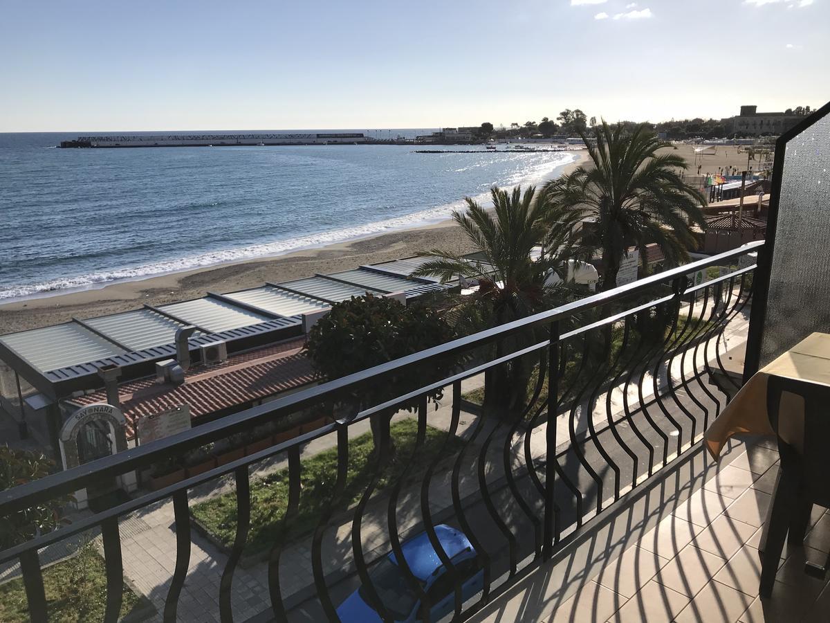 Double or Twin Room Sea View