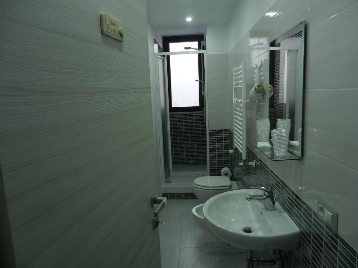 Camera Matrimoniale con Bagno Privato Esterno