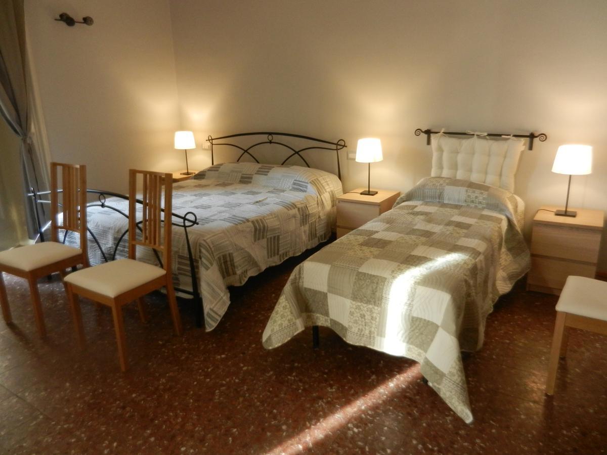 Camera Tripla Comfort con Bagno Privato Esterno