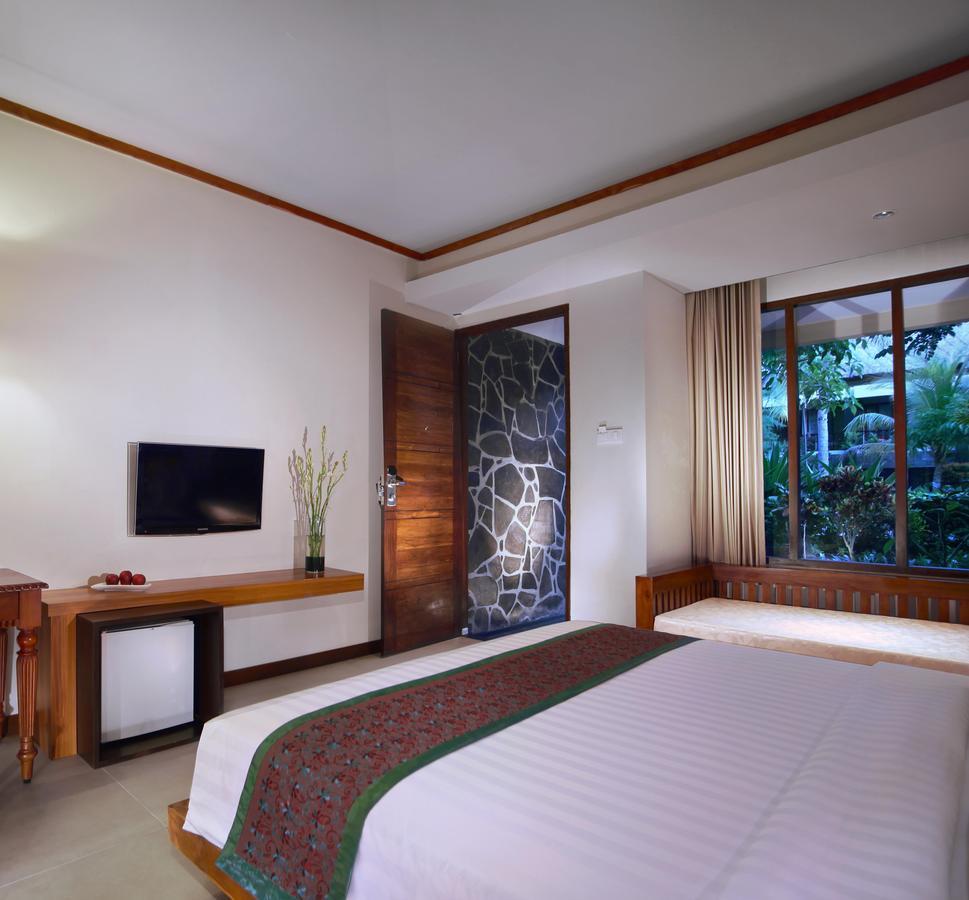 Chambre de Luxe Lit King-Size - Vue sur Piscine
