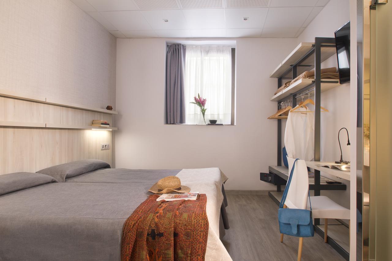 Twin Room,644892771:JPEG