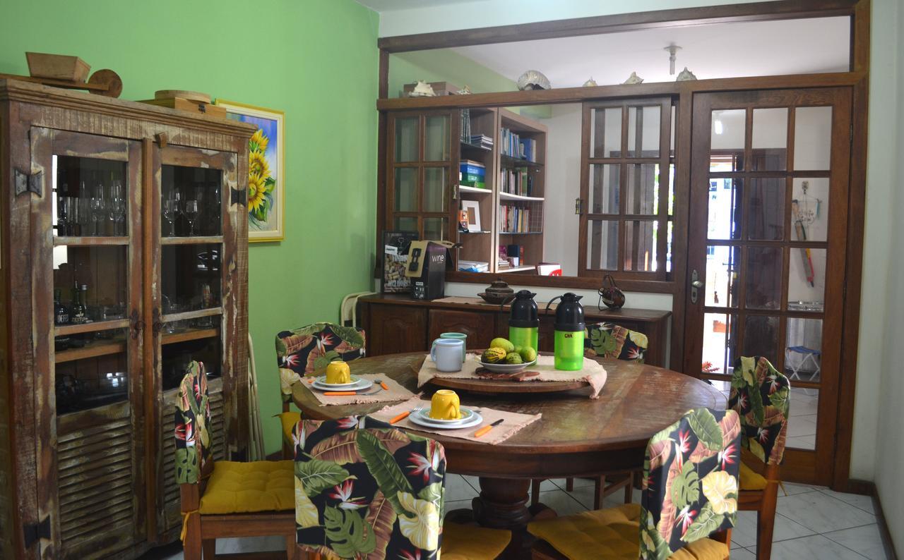QUARTO TRIPLO COM BANHEIRO COMPARTILHADO