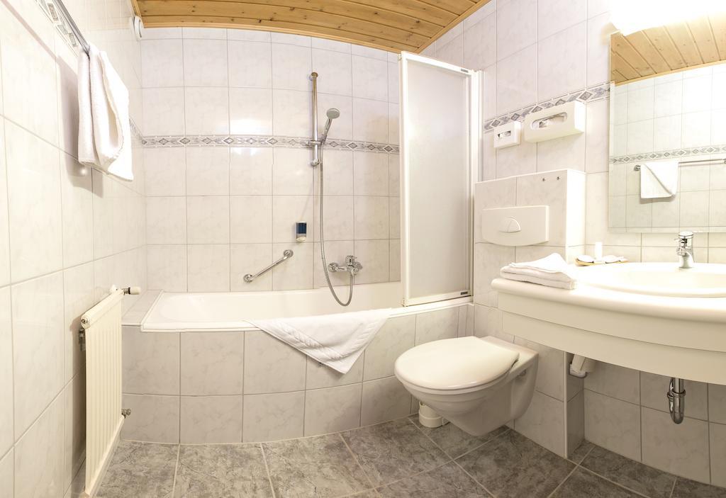 Single Room,520225857:JPEG
