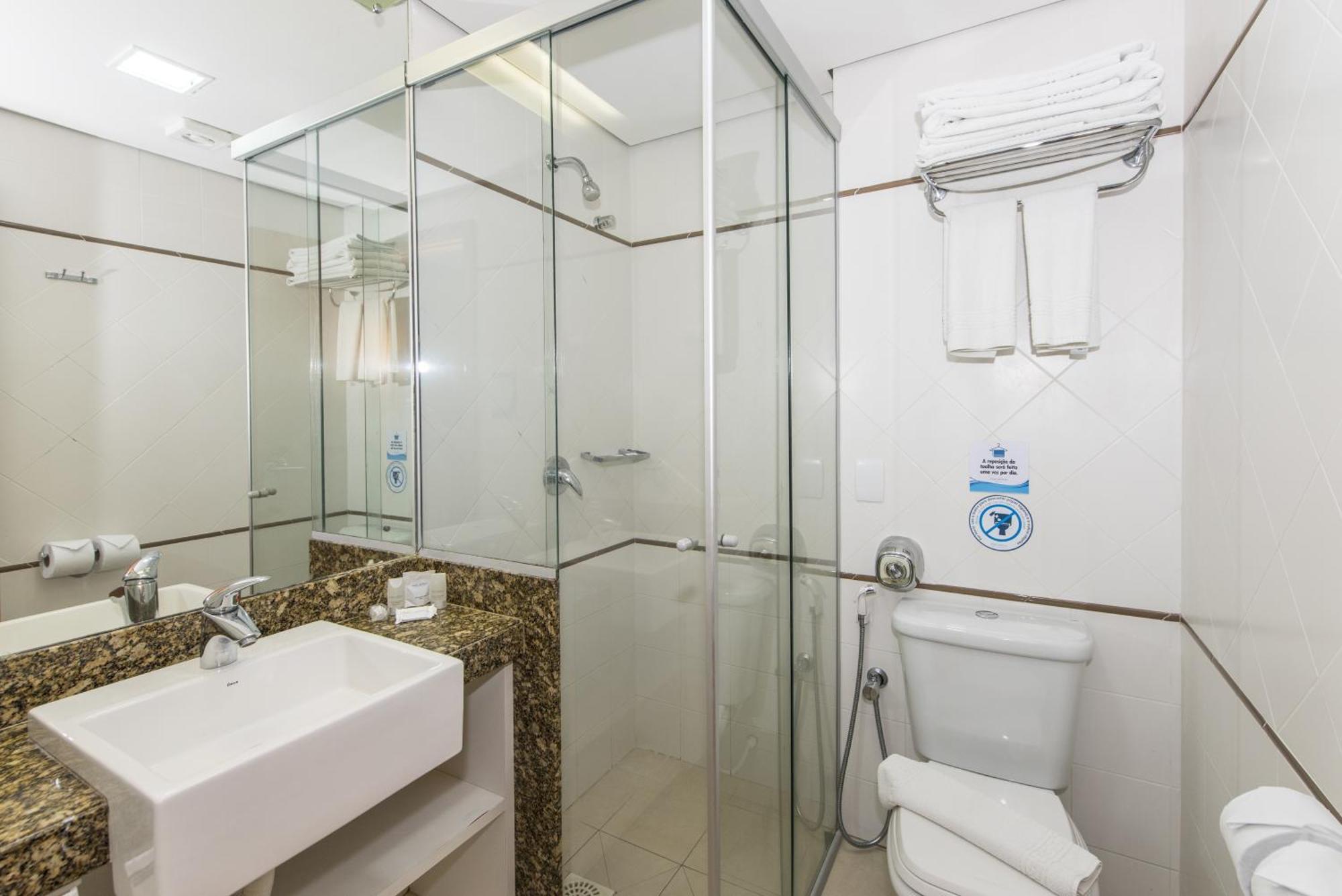 Suíte Luxo de 2 Quartos (2 Adultos)