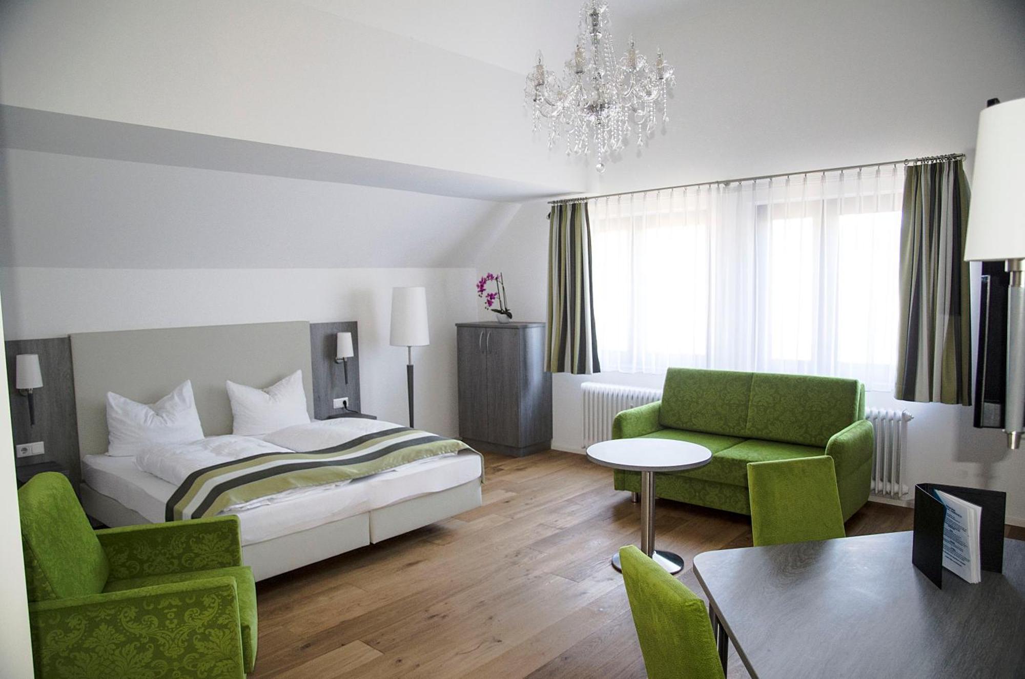 Grand Deluxe Double or Twin Room,1015362451:JPEG