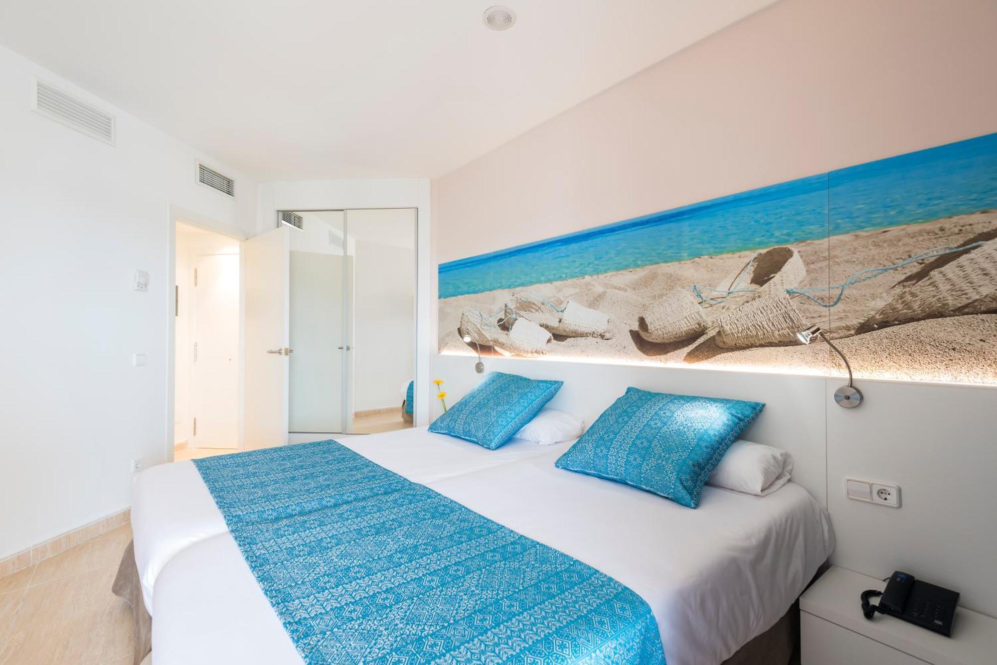 Appartement 1 Chambre avec Accès Direct à la Piscine - Vue sur Jardin