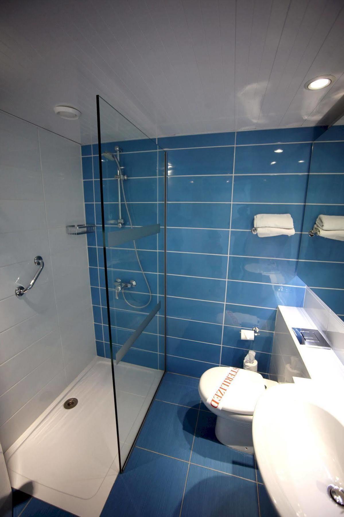 Chambre Lits Jumeaux Supérieure avec Vue Latérale sur la Mer