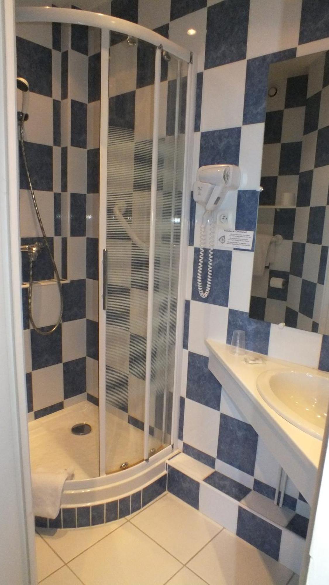 Standard Single Room with Shower Street Side 8m2,1014892129:JPEG
