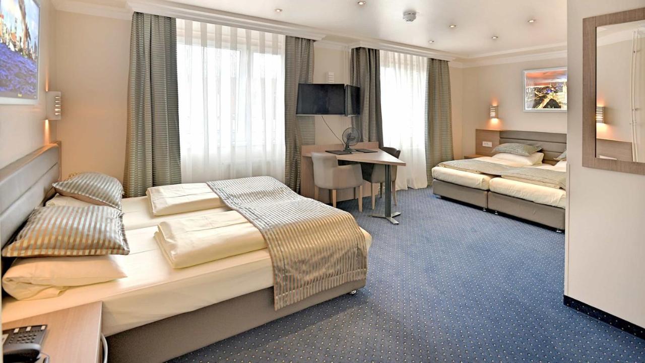 Classic Quadruple Room