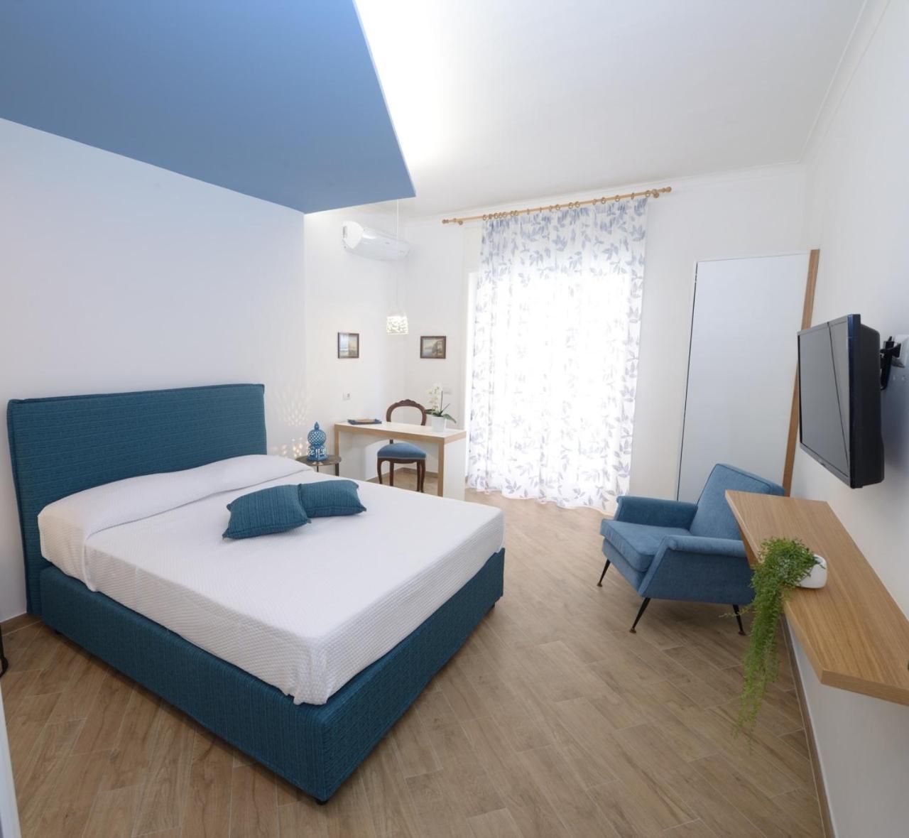 Camera Tripla Deluxe