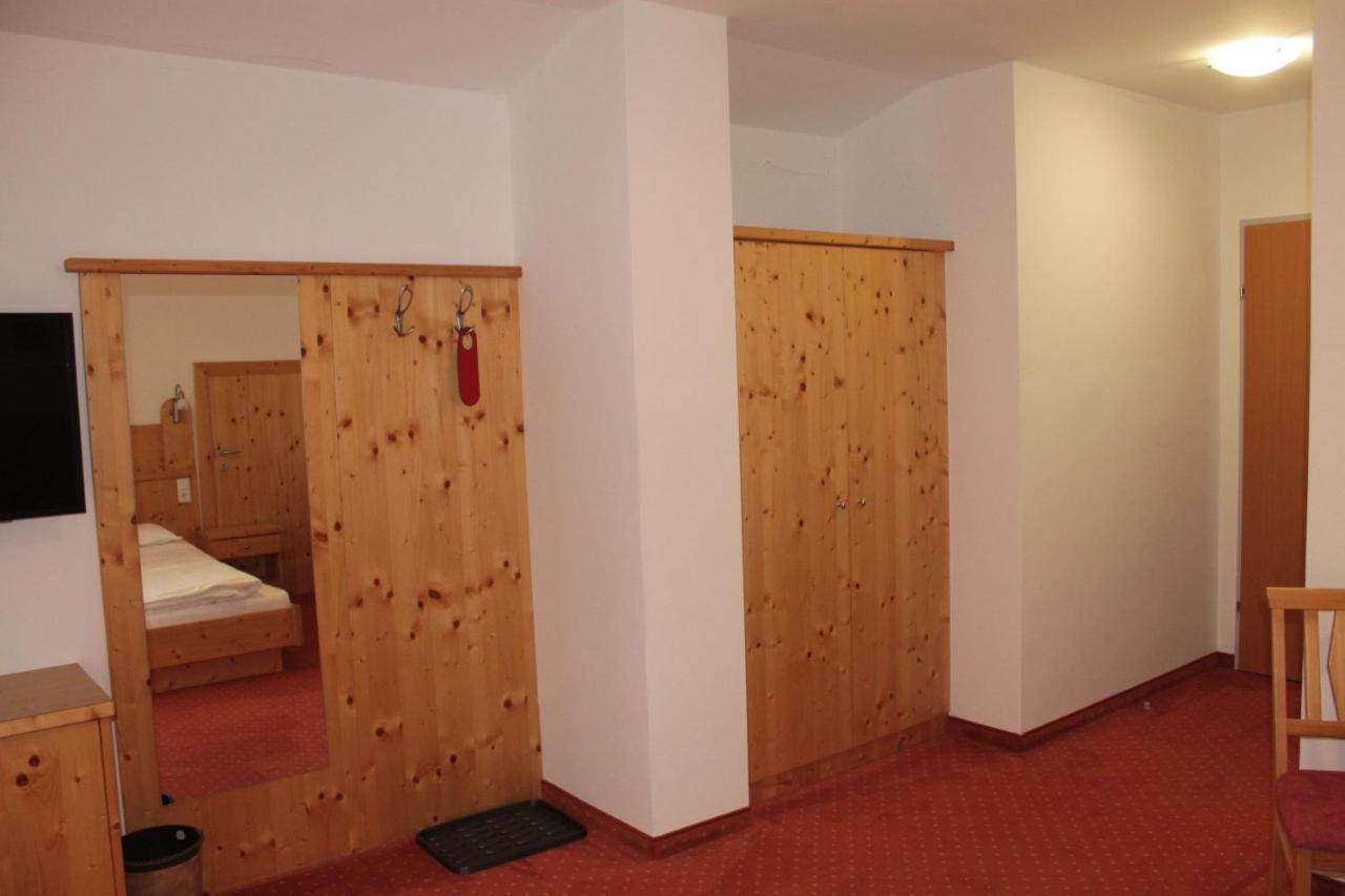 Doppelzimmer mit Balkon