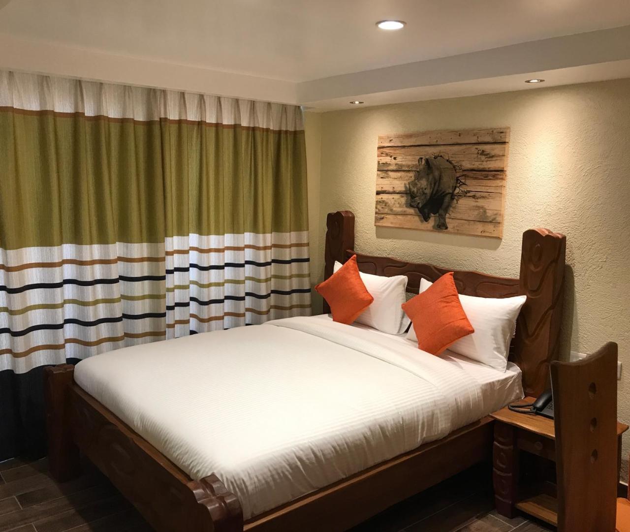 CLUB ROOM AC