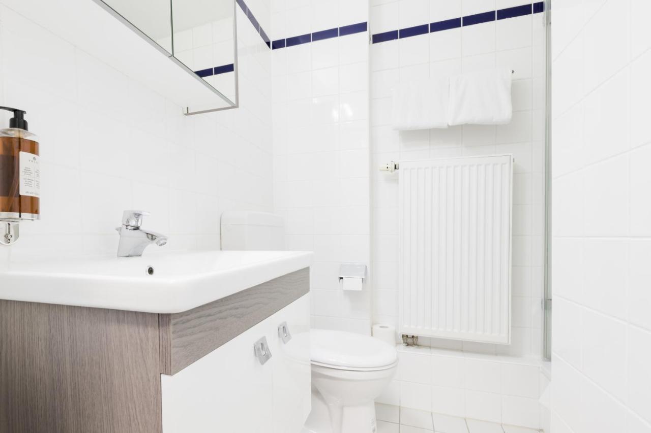 Double Room with Balcony and Kitchen,755219056:JPEG