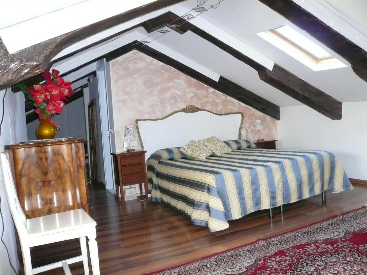 Family Room Private Bathroom
