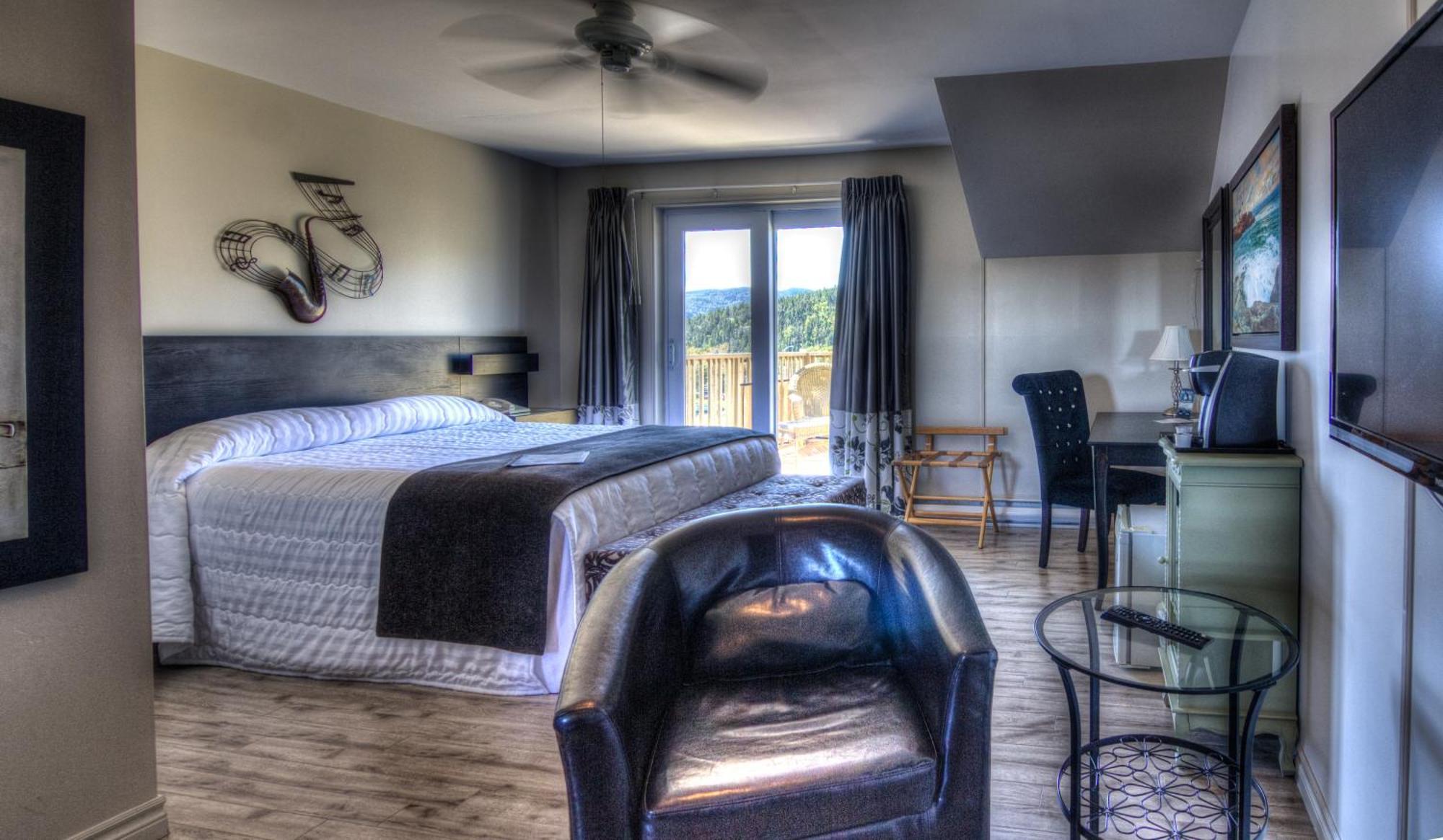 Queen Room with Balcony