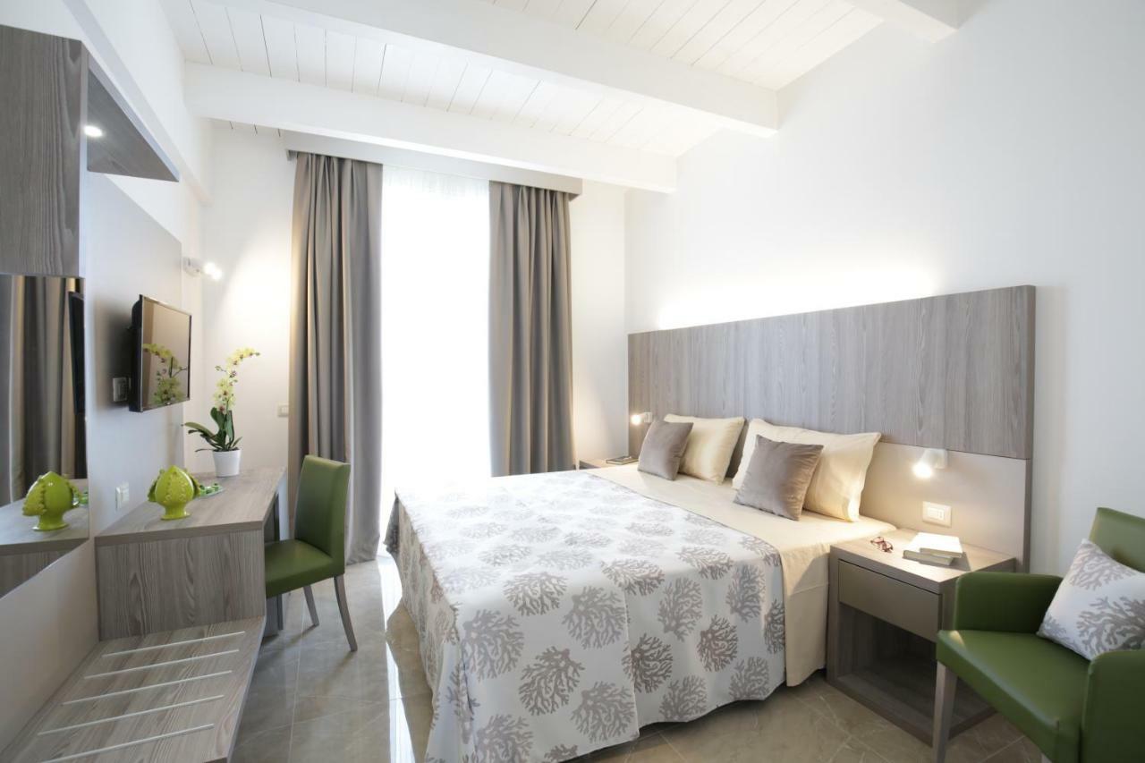 Triple Room with Terrace