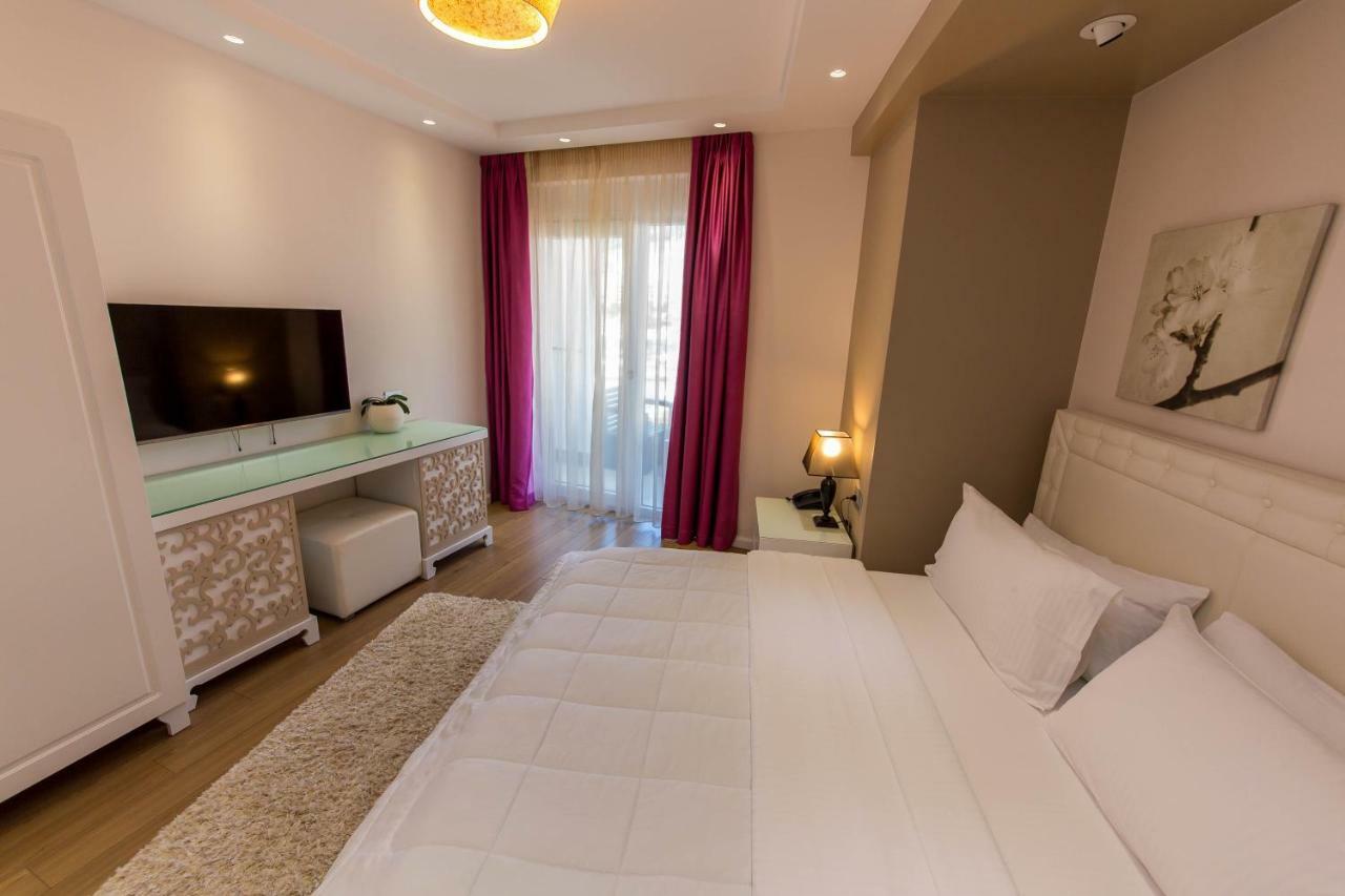 Standard Double Room with Side Sea View,800285688:JPEG