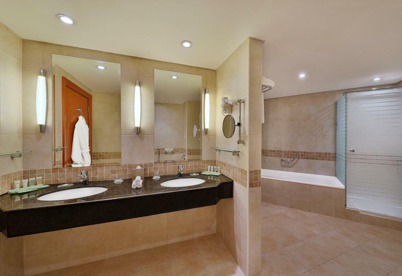 Junior Suite - Shuttle Service to JBR Beach and Access to The Market Mall,1641725706:JPEG