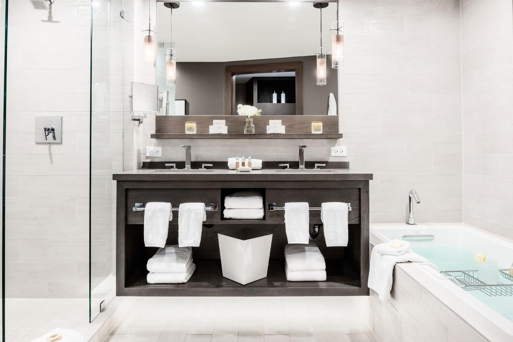 Premium King Room