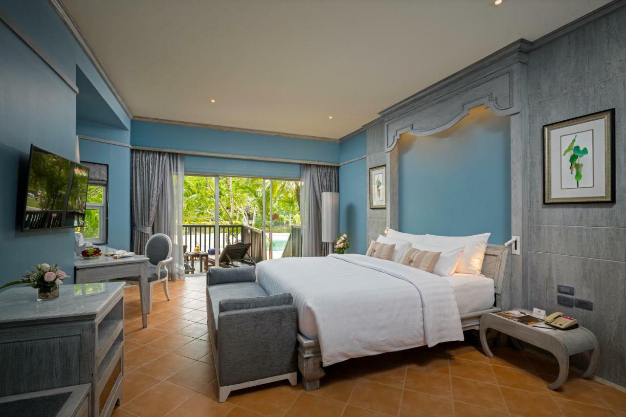 Deluxe Doppel-/Zweibettzimmer mit Poolblick