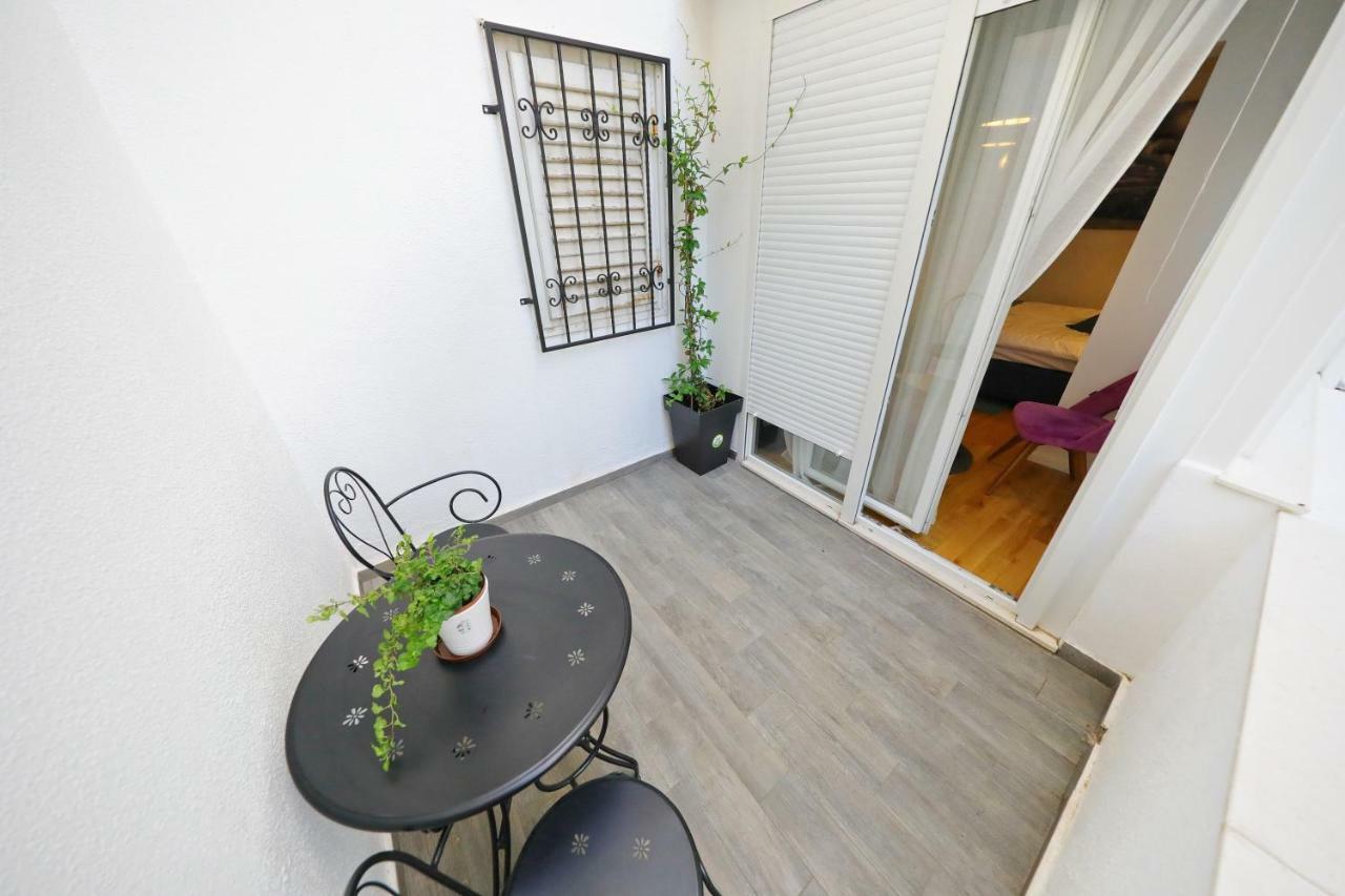 King Room with Balcony,866115785:JPEG
