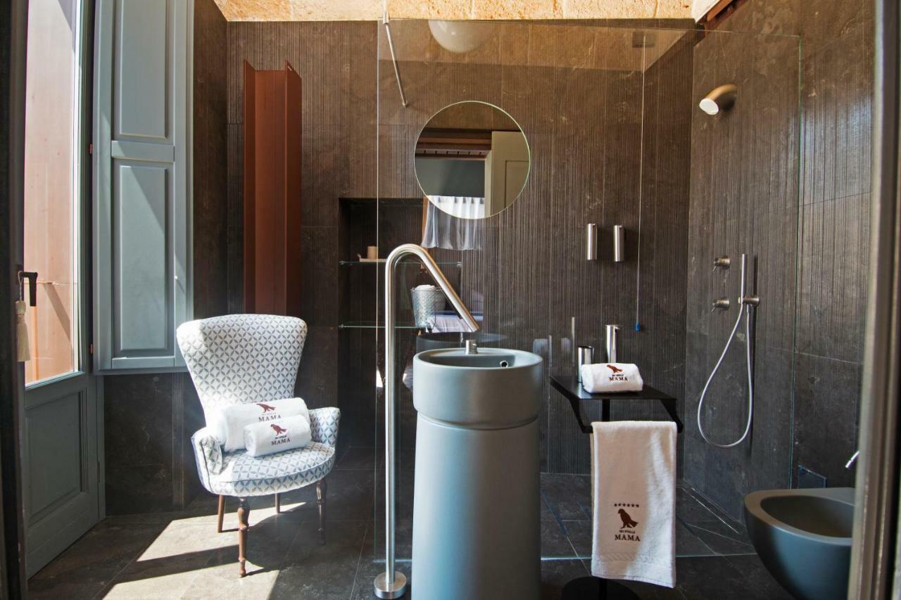 Deluxe Room Air Conditioning