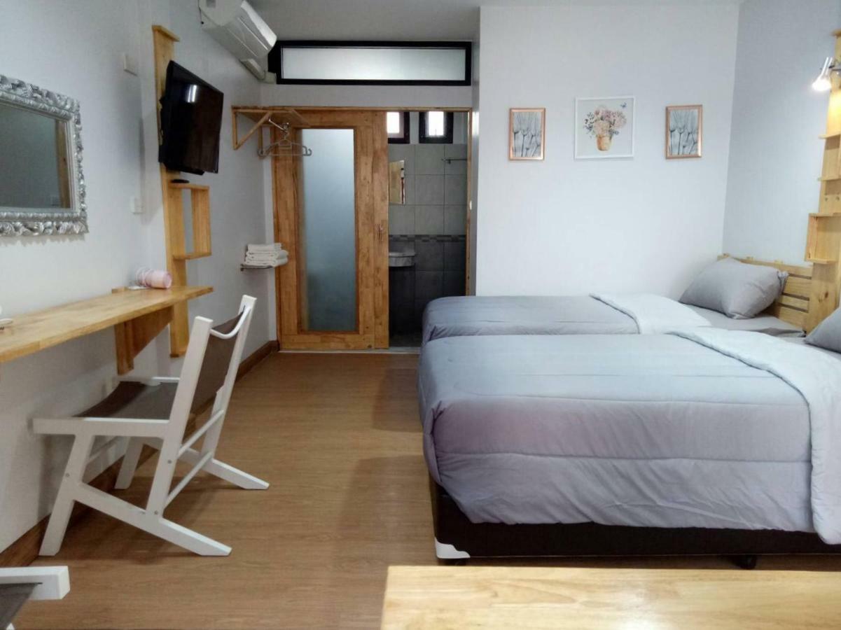 Twin Room with Private Bathroom,909827488:JPEG