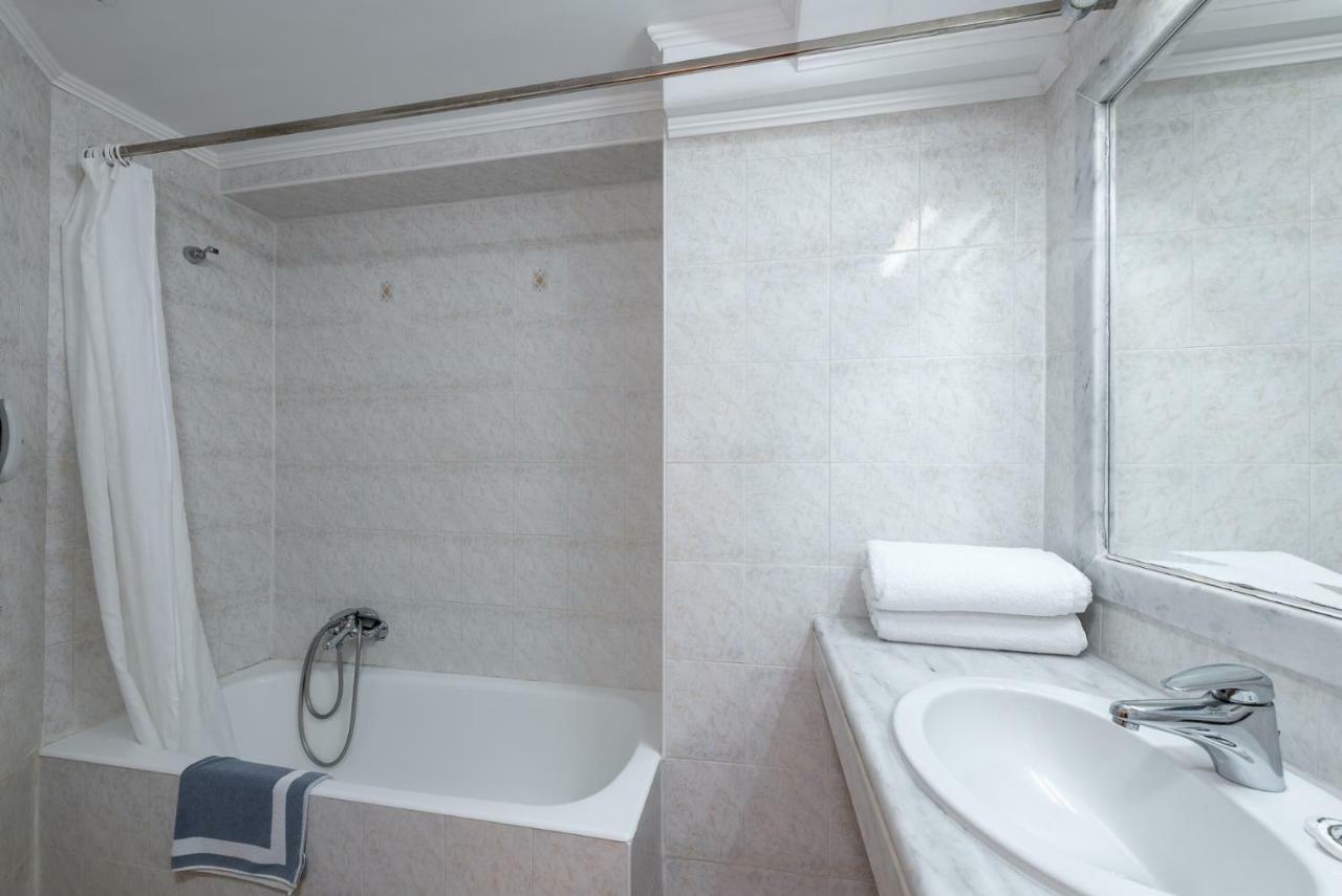 Double Room with Sea View,911726527:JPEG