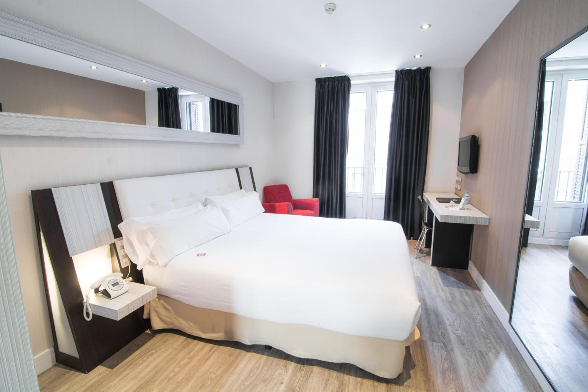 Double or Twin Room,913759642:JPEG