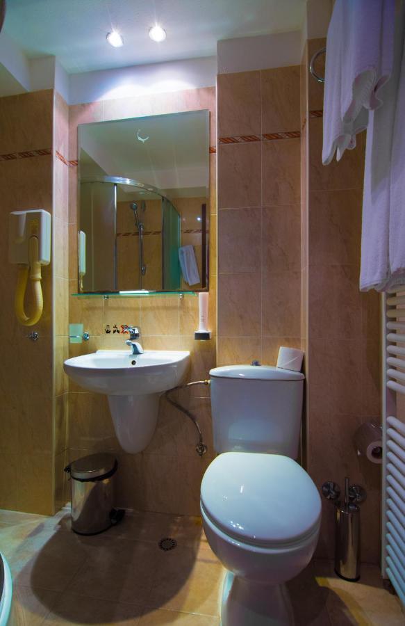 Standard Double or Twin Room coffee tea facilities,1742578230:JPEG