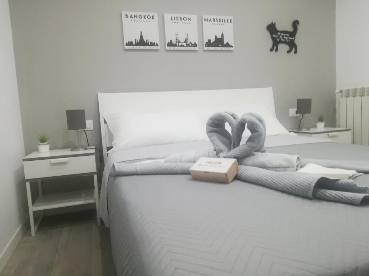 Deluxe Room (2 Adults + 1 Child)